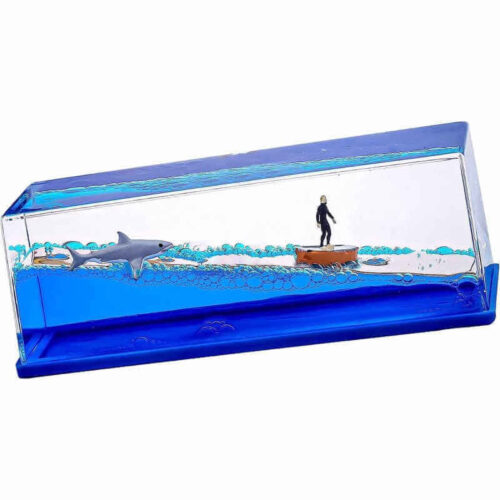Shark swimmer paperweight με καρχαρία και κολυμβητή μέσα σε υγρό κύμα